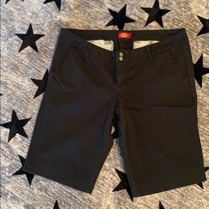 Super cute women's Dickies shorts